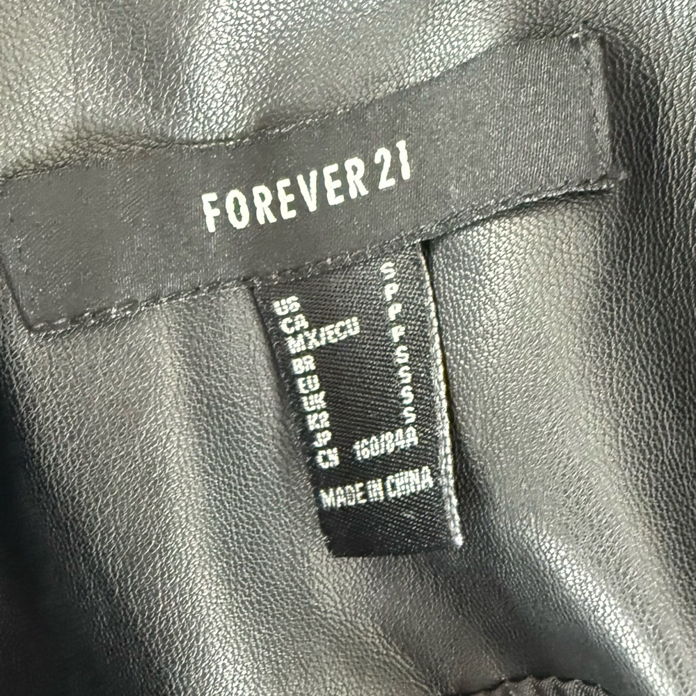 Forever 21 Black Faux Leather Blazer Jacket Women’s Small Double Breasted - Picture 3 of 4